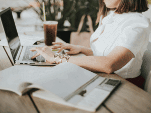 Concentration pendant l'été : Quels aménagements de bureau ?